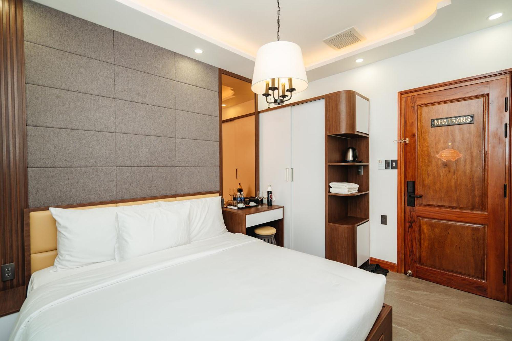 Sala Hotel Hue Exterior photo